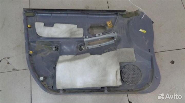 Обшивка двери передней правой Hyundai Accent 2000