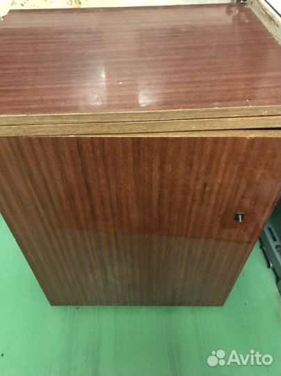 Швейная машина Подольск ножная с тумбой