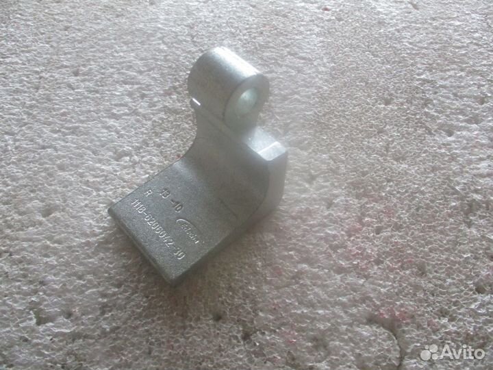 Петля двери задней правой верхняя LADA Kalina