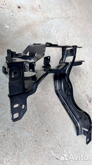 Кронштейн фары Bmw X5 2018- 51647421709 G05, левый