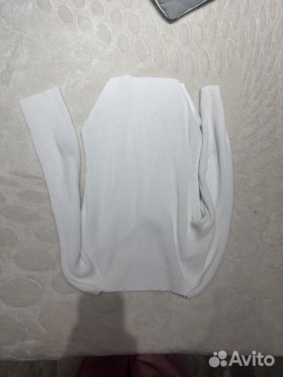 Кофта женская белого цвета
