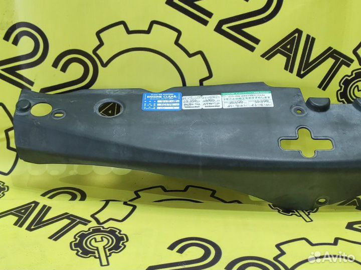 Декоративная накладка рамки радиатора Toyota