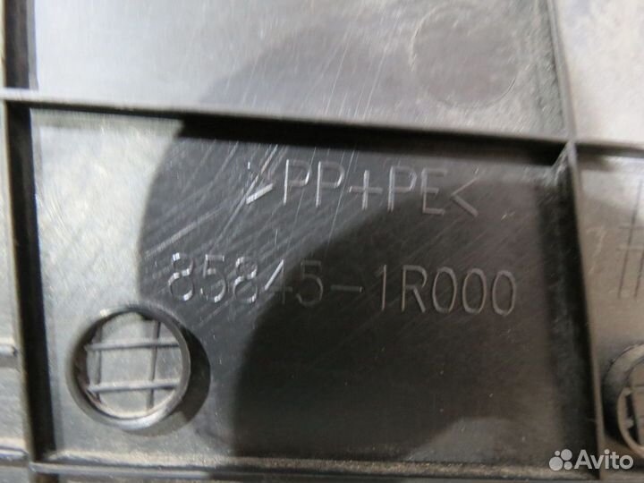 Обшивка стойки средняя правая Hyundai Solars