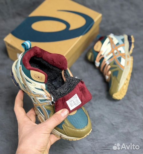 Кроссовки Asics зимние