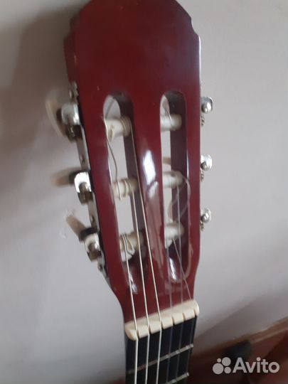 Классическая гитара бу 4/4