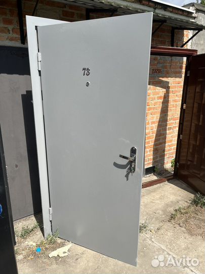 Металлическая дверь бу