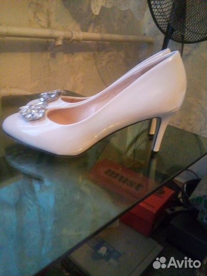 Туфли женские 39 размер на каблуке