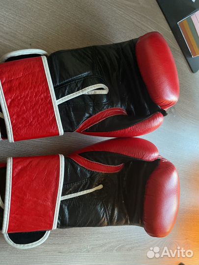 Перчатки clinch 10 oz