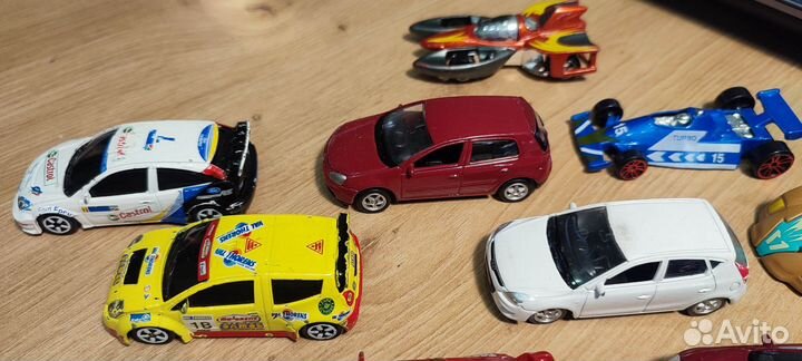 Машинка Majorette Maisto Welly