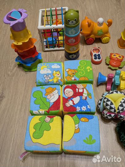 Детские игрушки для малышей пакетом