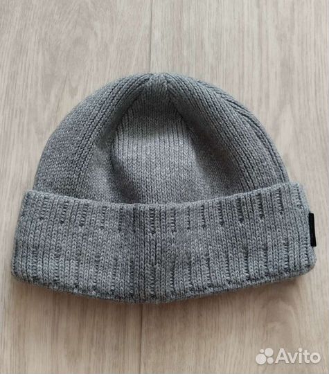 Новая мужская шапка