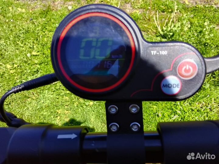 Электрический самокат с сиденьем