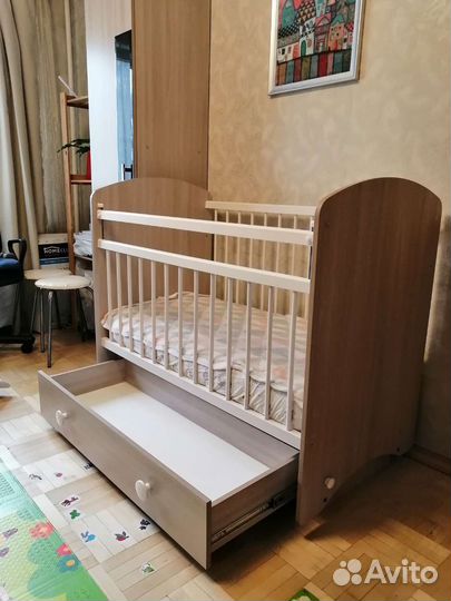 Детская кроватка с пеленальной доской