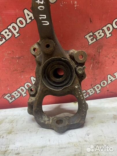 Кулак поворотный передний правый Lexus Lx470 470