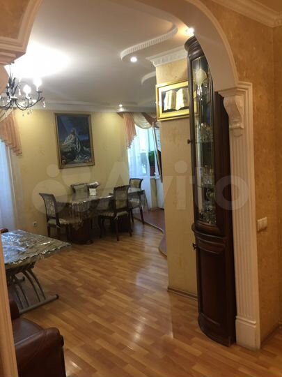 4-к. квартира, 80 м², 2/5 эт.