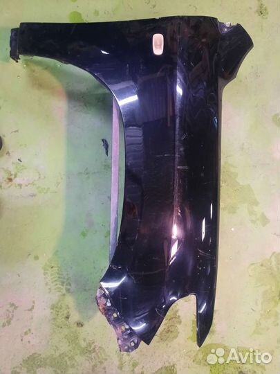 Продаётся капот и переднии крылья лк 200