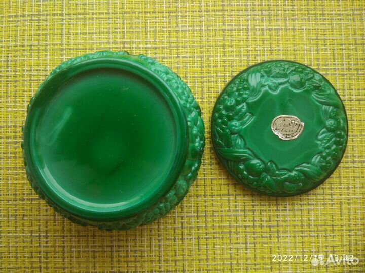 Шкатулки и пепельницы