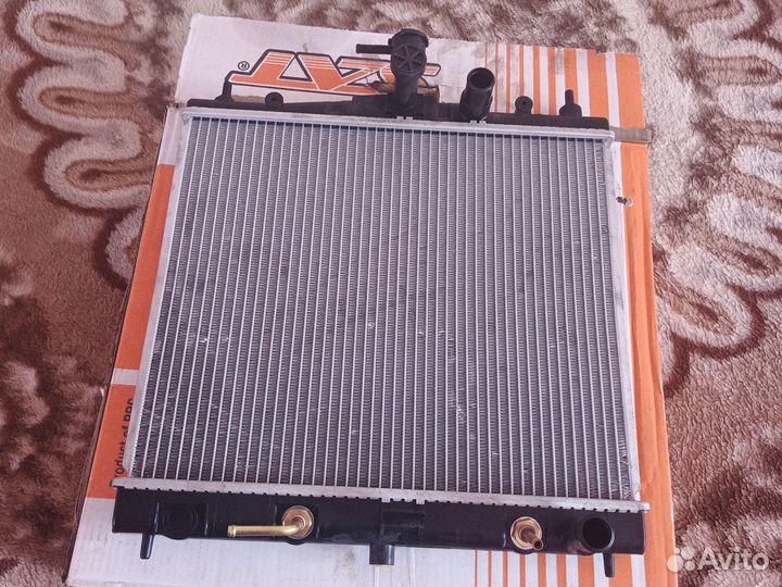 Радиатор охлаждения двигателя