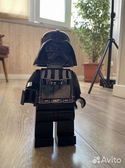 Часы настольные Star Wars минифигура Darth Vader