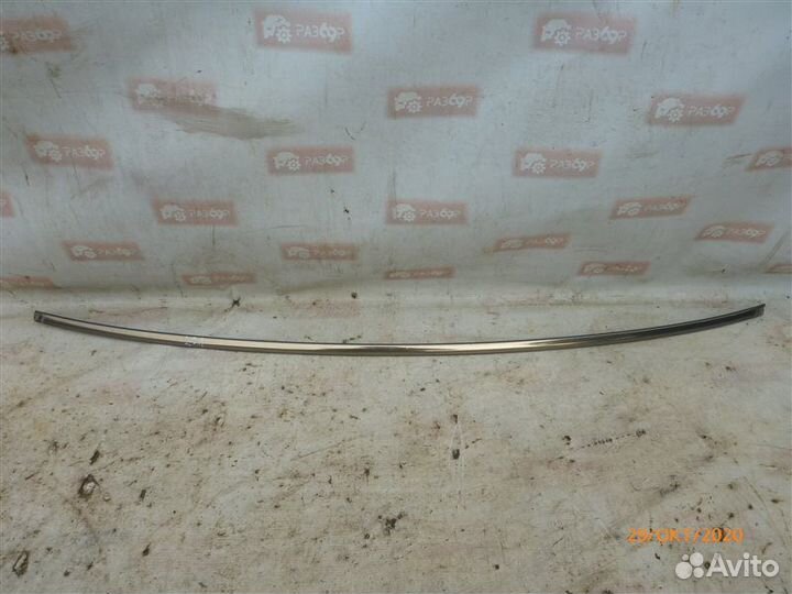 Молдинг стекла задний Mercedes-Benz 190 W201