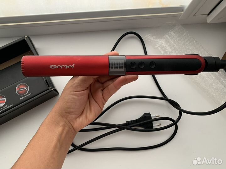 Выпрямитель для волос новый