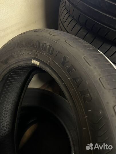 Goodyear EfficientGrip 215/55 R17 98W