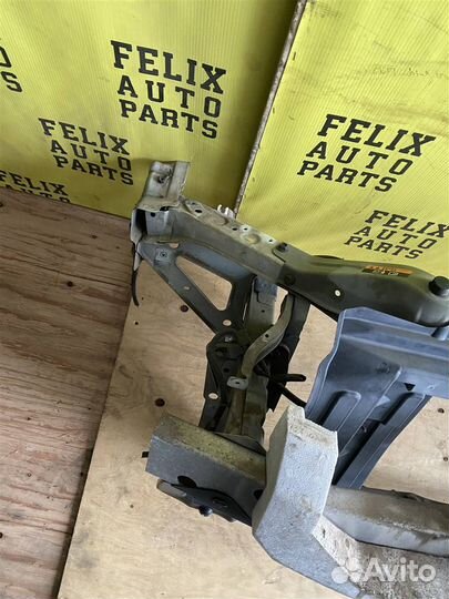 Рамка радиатора (телевизор) Nissan Note (E11) 200