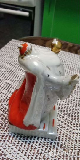 Фарфоровые статуэтки