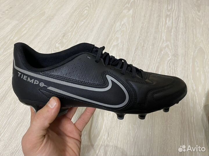 Футбольные бутсы