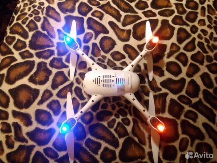 Квадрокоптер Hubsan h502s