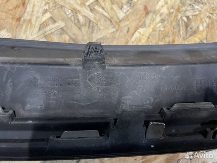 Решетка радиатора Ford Focus 3