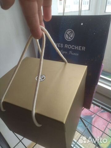 Упаковочная подарочная коробка Ив Роше