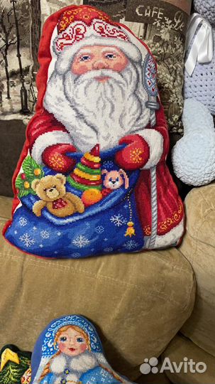 Вышитые подушки