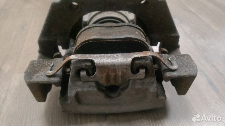 Суппорт тормозной задний правый Bmw X5 E70 N62N