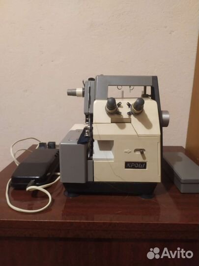 Машина краеобметочная бытовая Крош