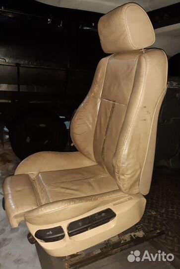 Сиденья Бмв е39 BMW перед.Рекаро спорт комп. 2шт