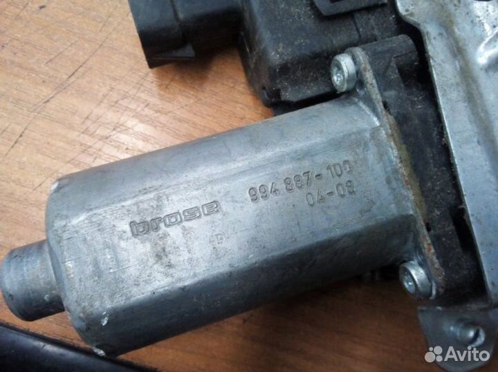 Стеклоподъемник передний правый Opel Astra H