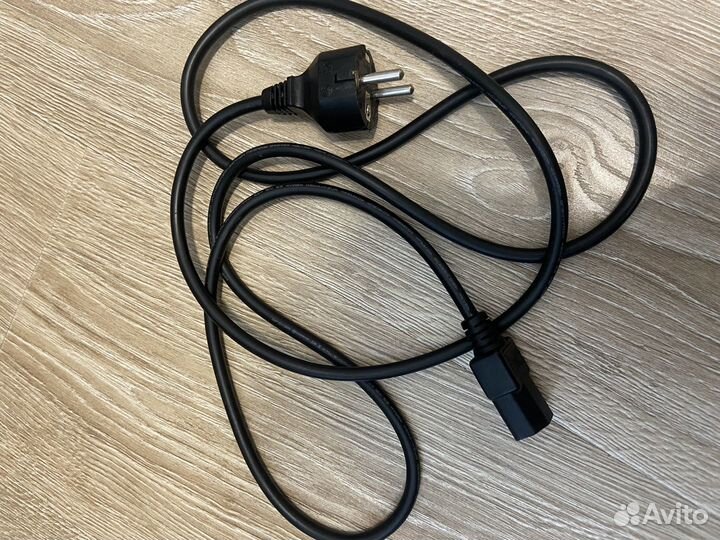 Кабель питания для компьютера