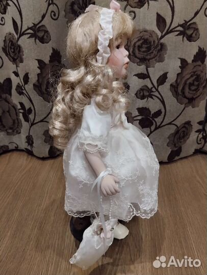 Кукла фарфоровая интерьерная