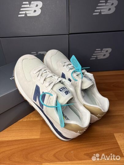 Кроссовки NB 574 бежевые