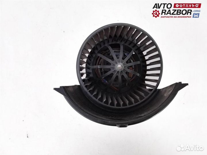 Моторчик отопителя с крыльчаткой Audi Q7 2005