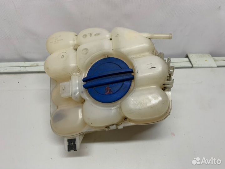 Бачок расширительный Volkswagen Touareg 2 NF 3.0