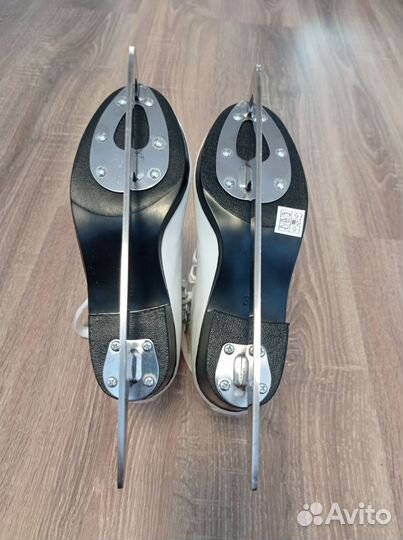 Фигурные коньки Graf Montana Gold