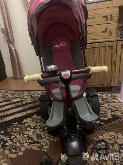 Детский велосипед с ручкой