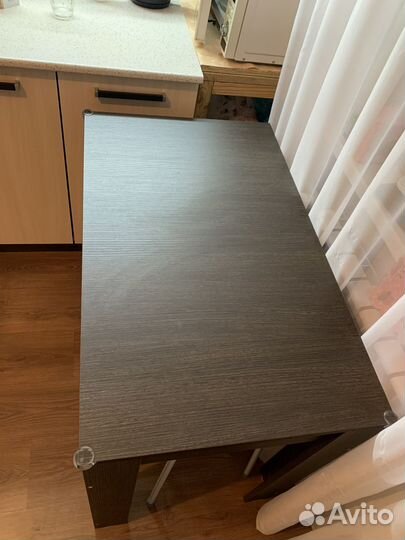 Кухонный стол