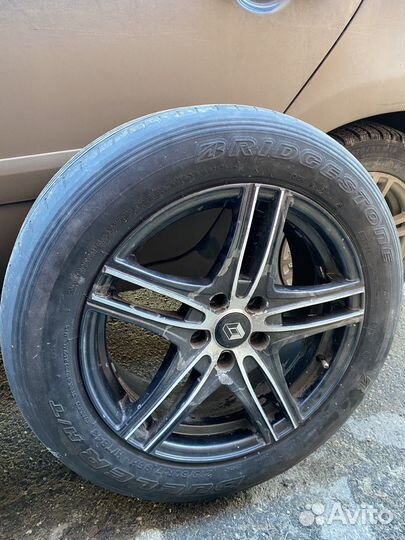 Bridgestone Dueler H/L 215/60 R17 и 215/60 R17 96H