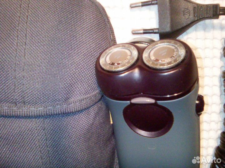 Электробритва philips в чехле