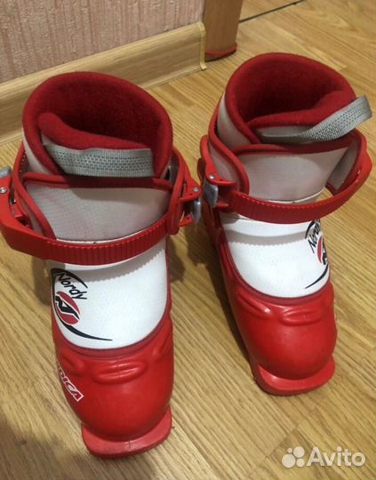 Горные лыжи, горнолыжные ботинки детский комплект