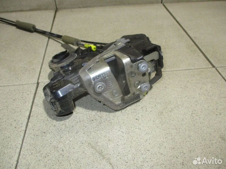 Замок двери передней левой Toyota Corolla (E150)