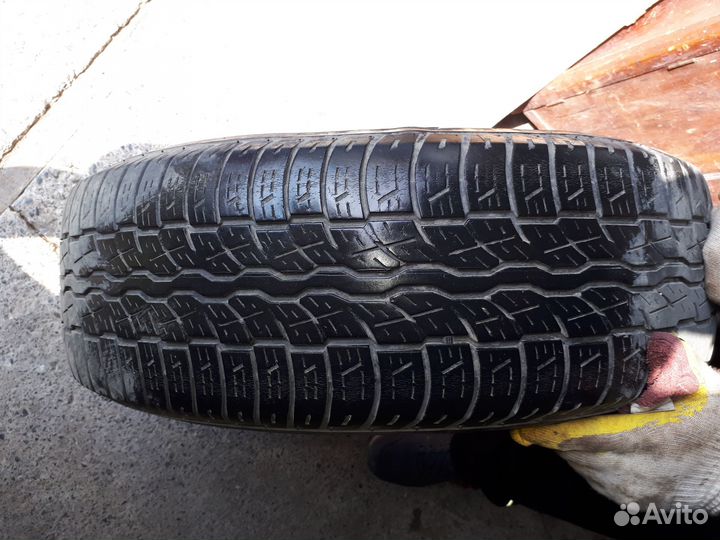 Bridgestone Dueler H/T 687 225/65 R17